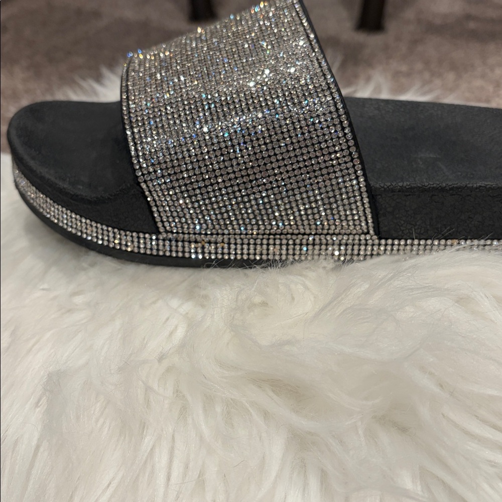 Bling Madden NYC Black and White Slide Sandals Size 9 - Picture 3 of 10